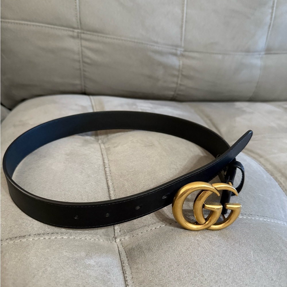 Gucci Women's Belt in Black with Gold GG Buckle - Picture 4 of 4